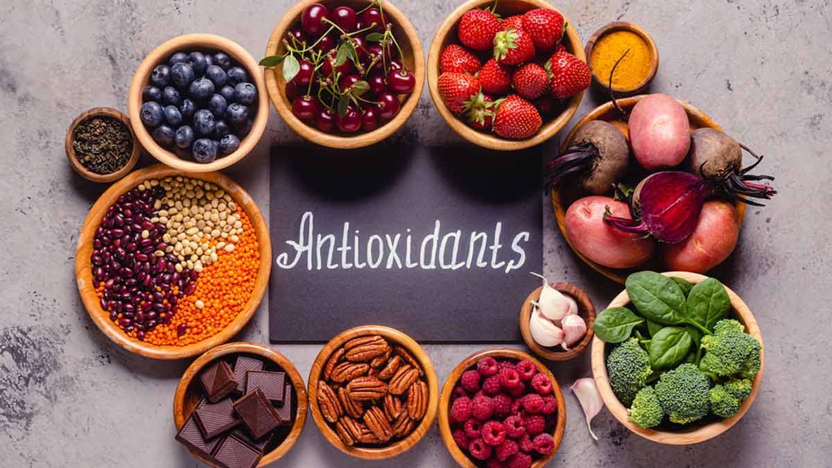 Naturally Strong Nails: Learn The Role Of Antioxidants In Repair And Growth