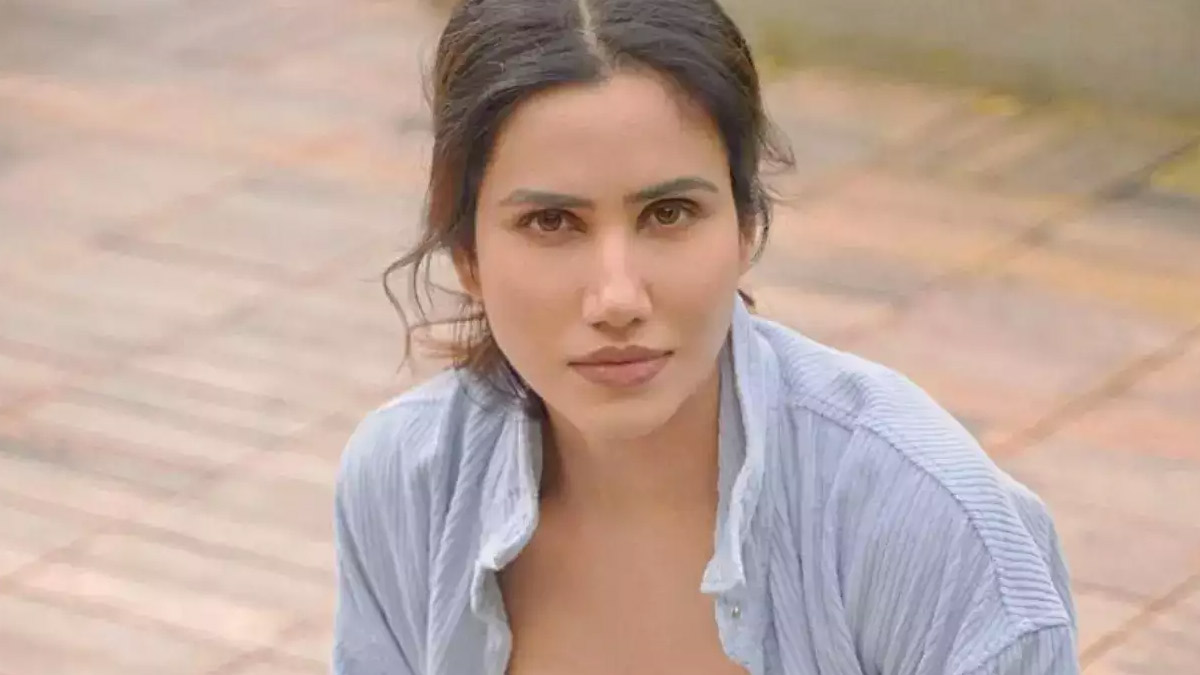 New Mom Sonnalli Seygall Shares Exercises To Do In 9th Month Pregnancy For A Smooth Delivery